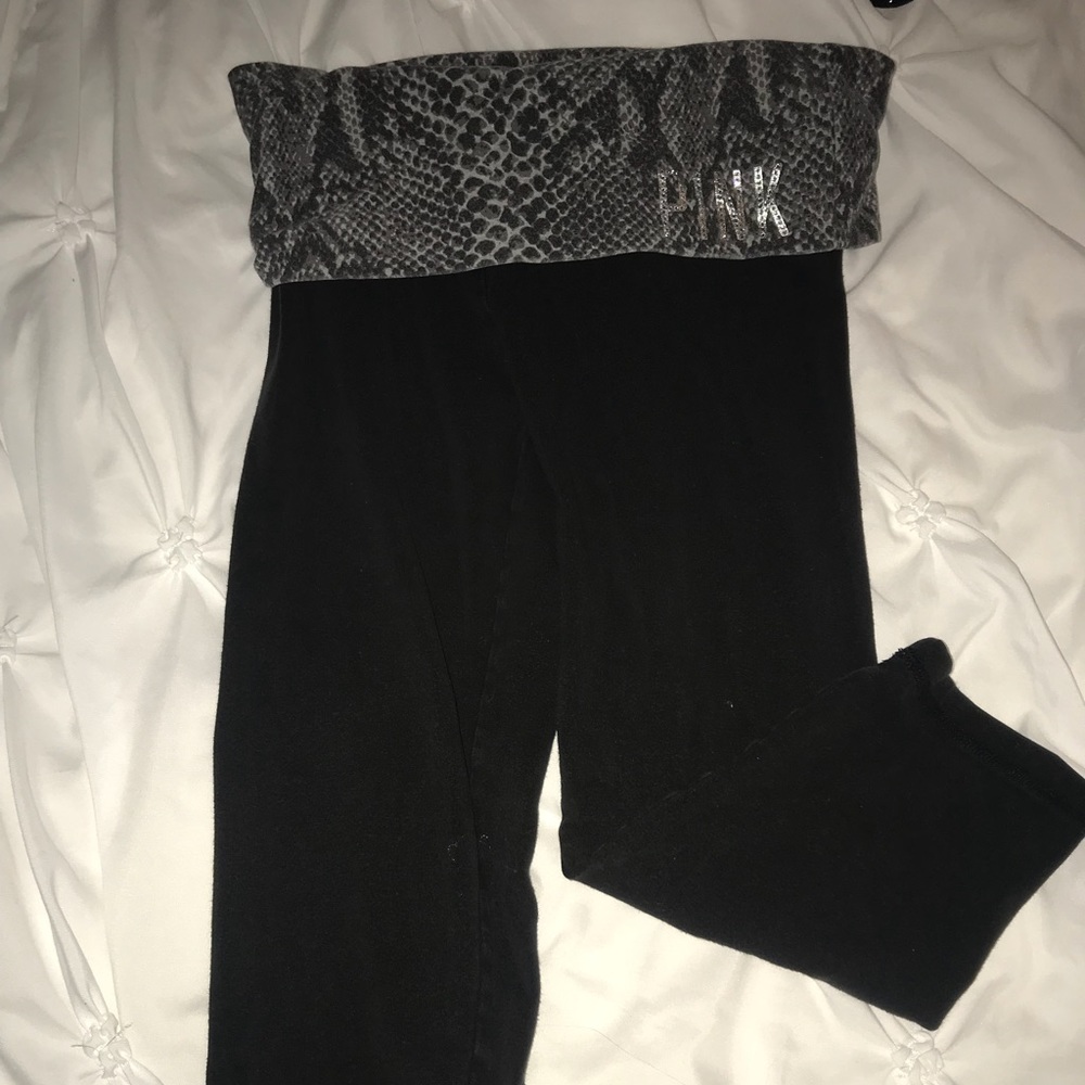 VS Pink cropped leggings